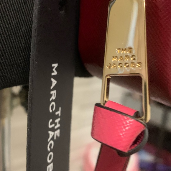 Marc Jacobs “The Hot Shot” Mini Crossbody Bag in Rose - Picture 4 of 13